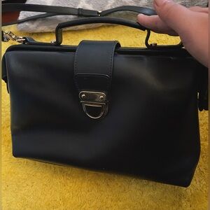 Linjer Navy Leather Doctor's Crossbody Bag with Adjustable Strap